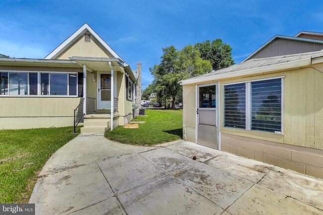 Building Photo - 8349 Bear Creek Dr
