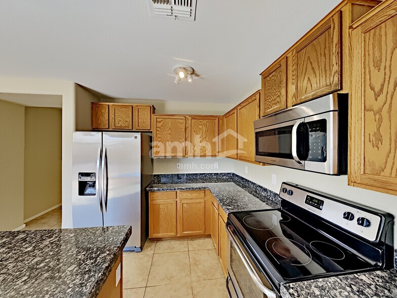 Building Photo - 11553 W Duran Ave