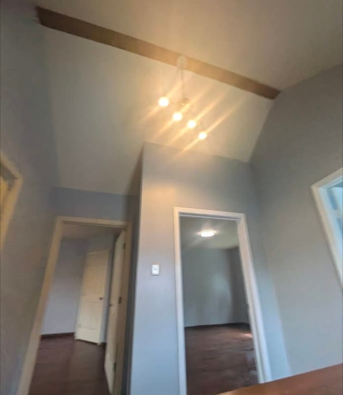 Building Photo - 115 N Ray St
