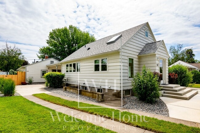 Building Photo - 521 Ankeny St