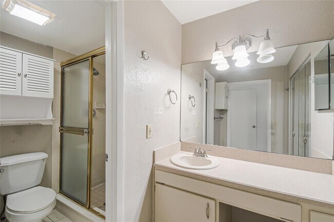 Building Photo - 200 Maitland Ave