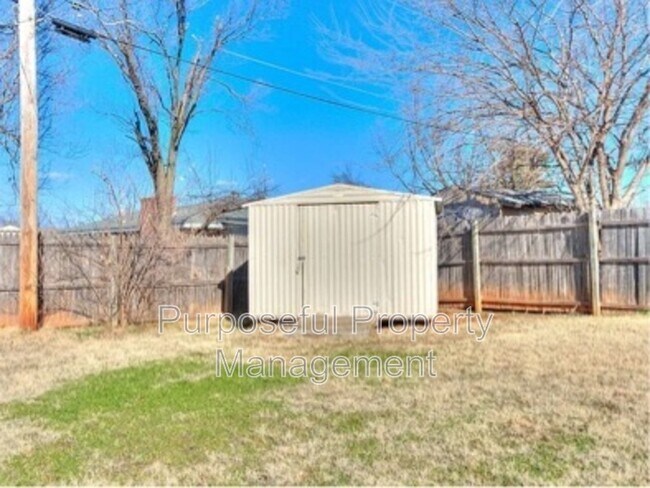 Building Photo - 2633 SW 68th St