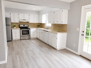 Building Photo - La Chateau Duplexes