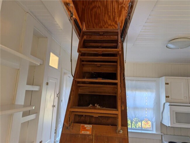 Building Photo - 25 Waterway