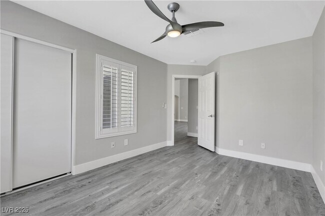 Building Photo - 7379 Majestic Bluff Pl