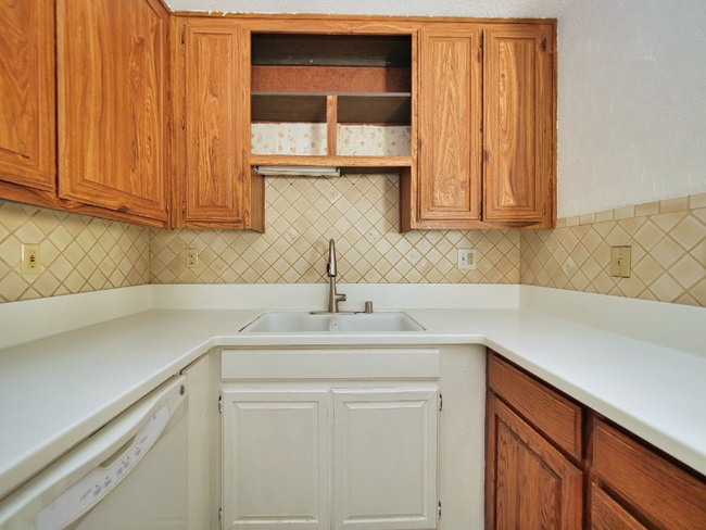 Building Photo - 1937 Gauguin Pl