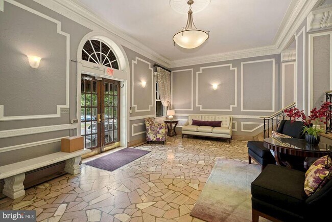 Building Photo - 2707 Adams Mill Rd NW