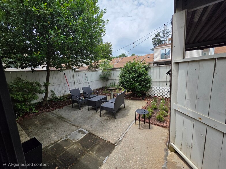 Building Photo - 647 Serramonte Dr