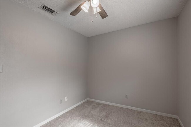 Building Photo - 3011 Sand Dr