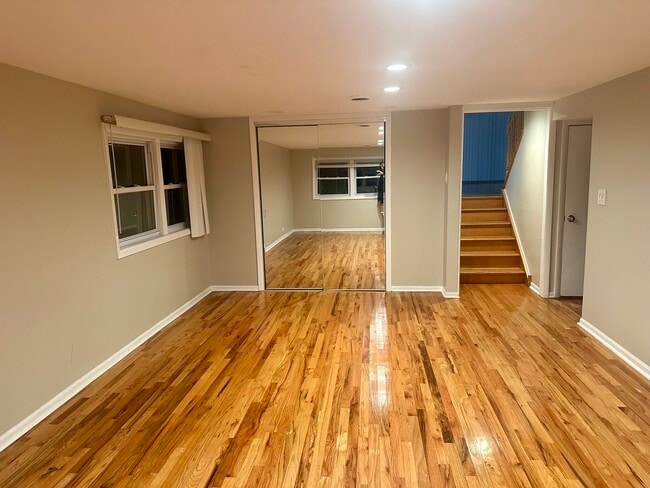 Building Photo - 1243 S Mitchell Ave