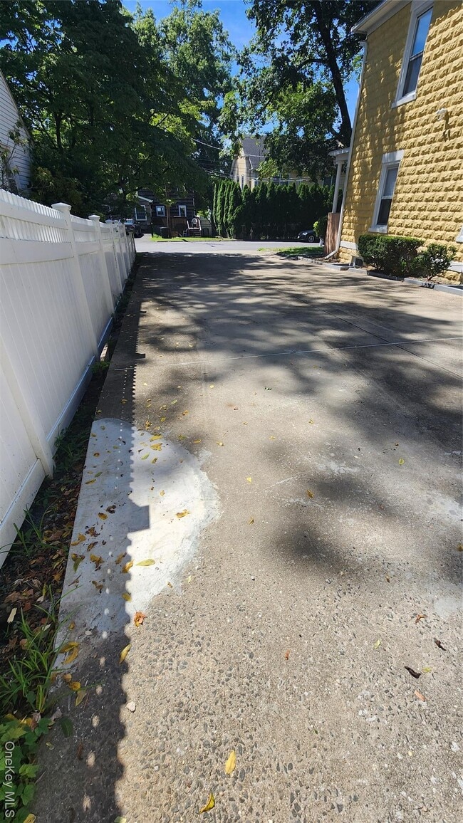 Building Photo - 38 Moulton Ave