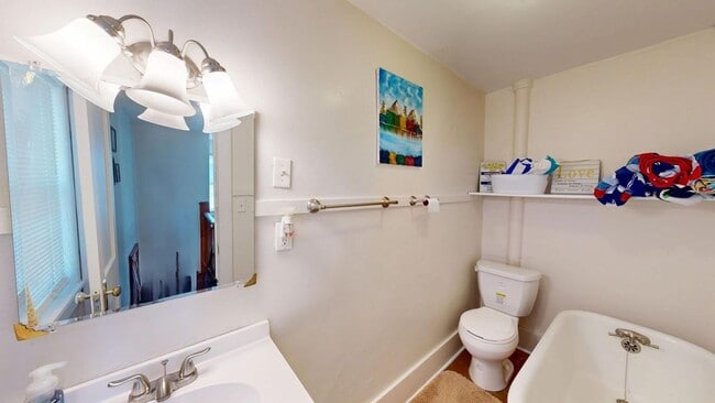 Building Photo - 3BED 2 BATH 2 CAR GARAGE HOME $1500/M TOMAH