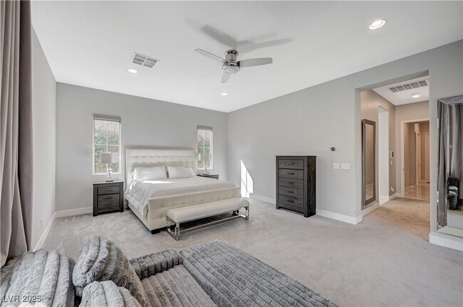 Building Photo - 3943 Reyes Ave