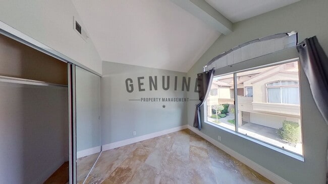 Building Photo - Beautiful 2 Bd 2 Ba Condo at Silvertide Bear Brand