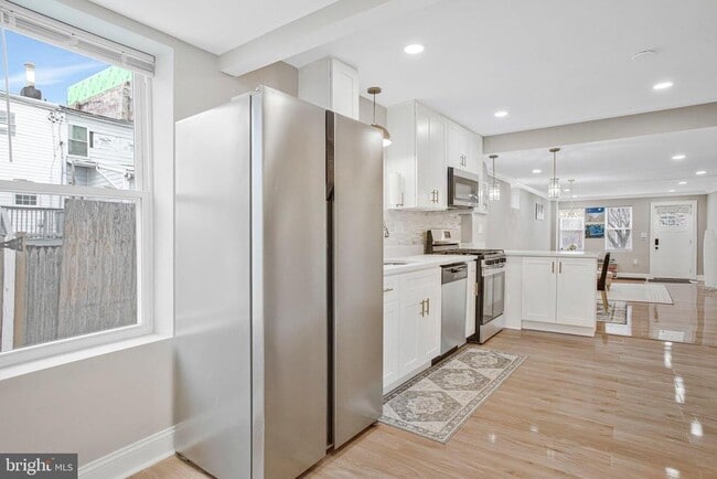 Building Photo - 1102 Carroll St