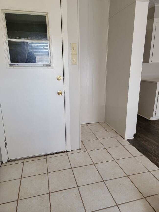 Building Photo - 3 Bedroom 2 bathroom Bossier City