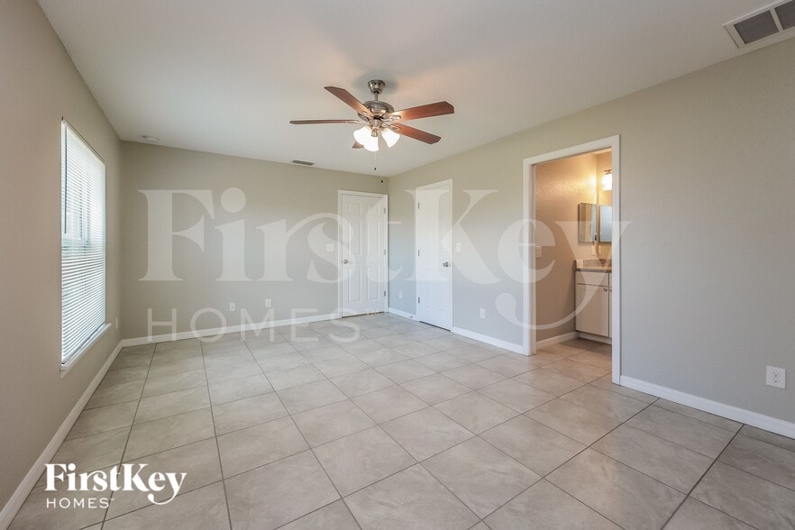 Building Photo - 13057 Feldman Ave