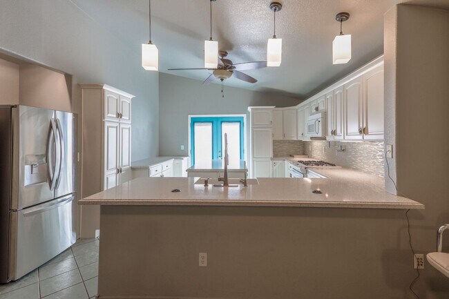 Building Photo - 3 Bedroom Single Story Northwest Vegas Home