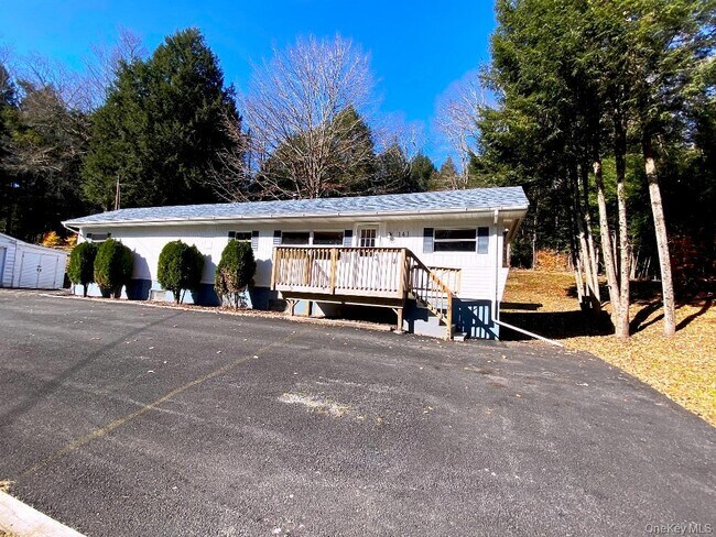 Building Photo - 141 Gale Rd