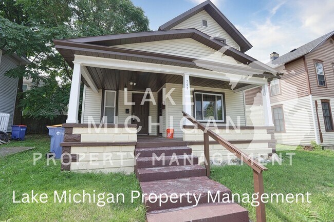 Primary Photo - 744 Lake Michigan Dr NW