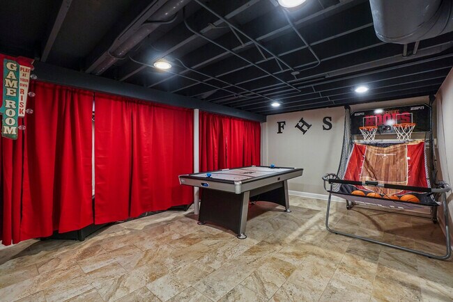 Building Photo - 18830 Hamlin Ave