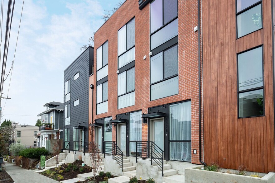 Building Photo - 905 17th Ave