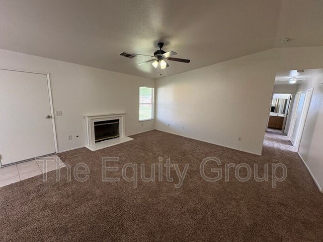 Building Photo - 2210 W Buena Vista Ave