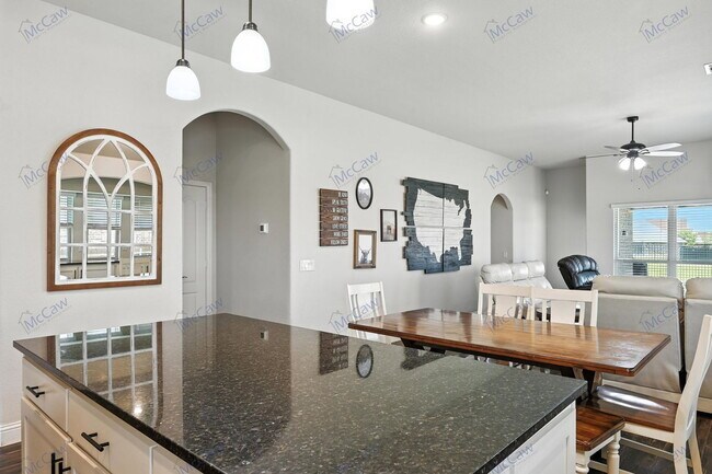 Building Photo - 3829 Honey Grove Dr
