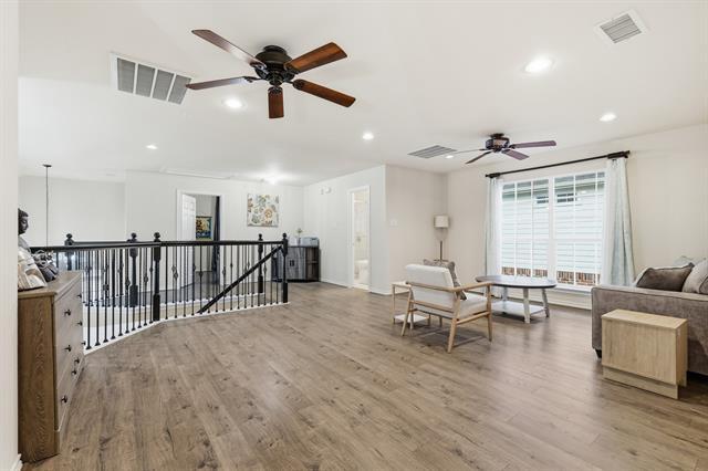 Building Photo - 2122 Trickling Creek Dr