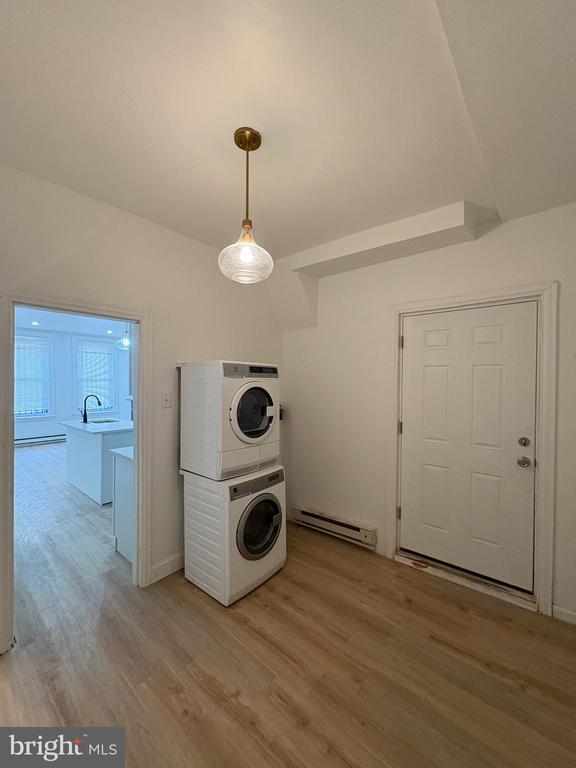 Building Photo - 2423 N Park Ave