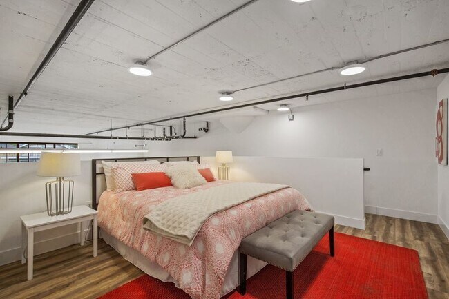 Building Photo - 5701 International Blvd