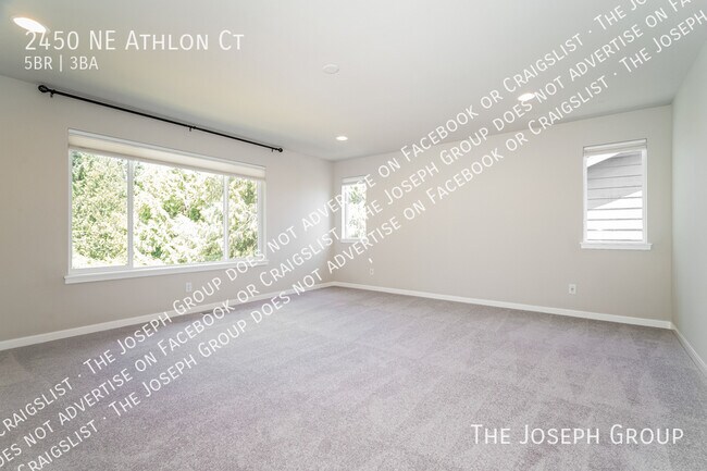 Building Photo - 2450 NE Athlon Ct
