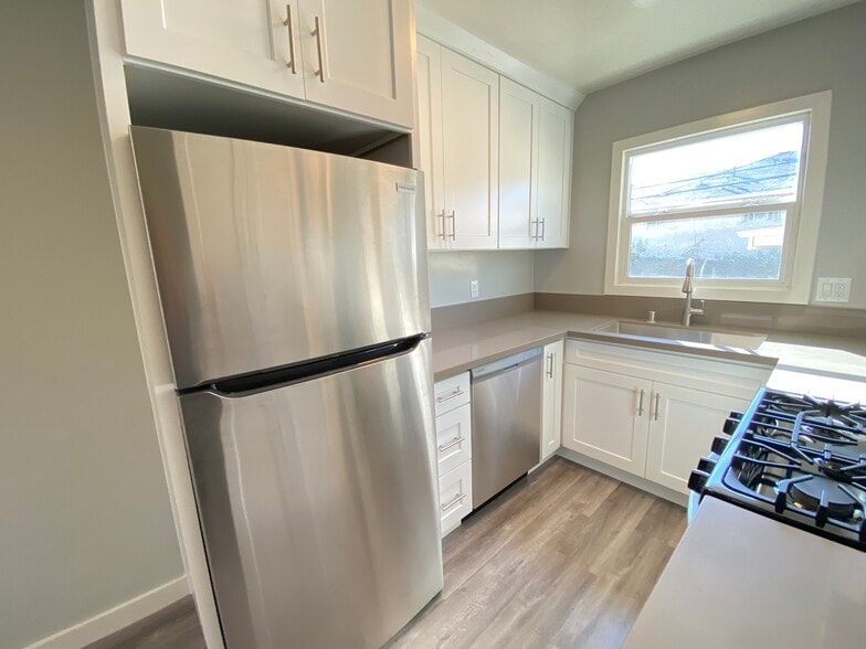 Building Photo - Palms Apartments