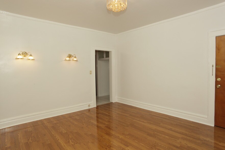 Building Photo - 138 Vermont Ave