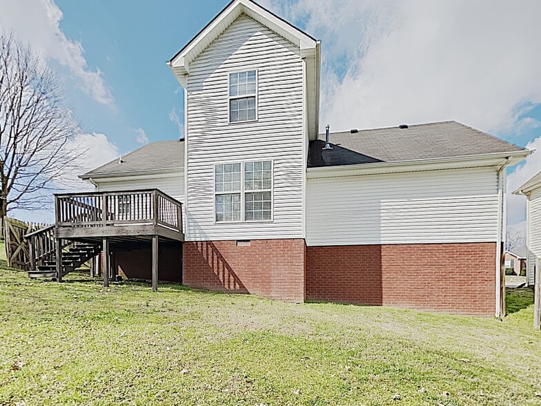 Building Photo - 280 Iris Dr