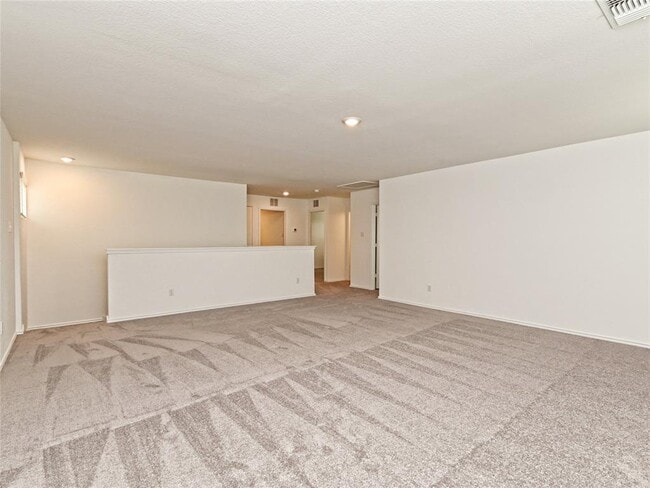 Building Photo - 1625 Holly Lk Dr
