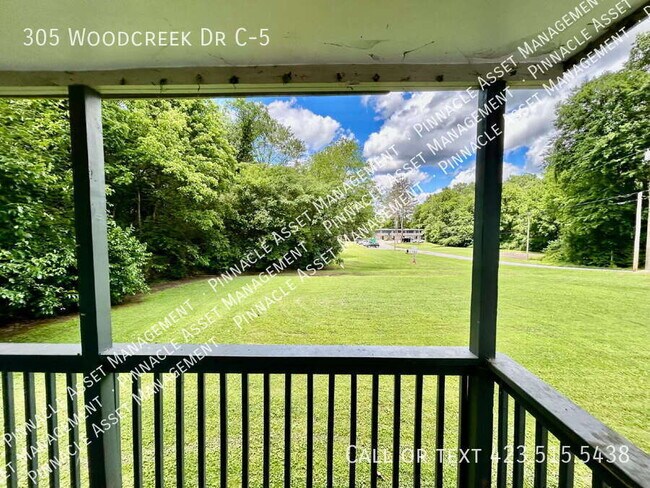 Building Photo - 305 Woodcreek Rd