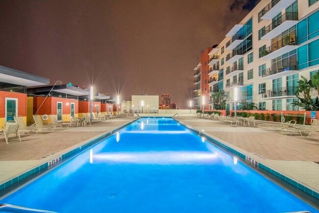 Building Photo - 1120 E Kennedy Blvd