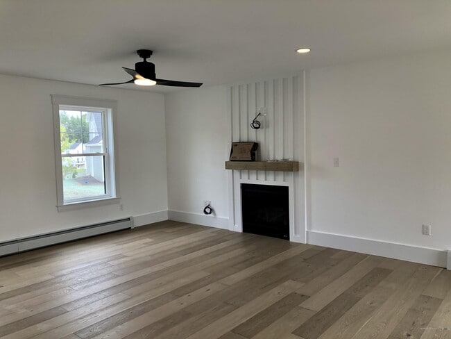 Building Photo - 1 Wagon Wheel Ln