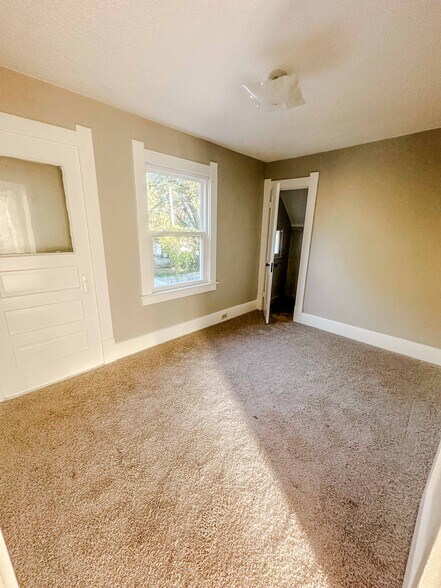 Building Photo - 4044 Asbury Dr