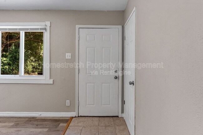 Building Photo - 8301 Edna Ave
