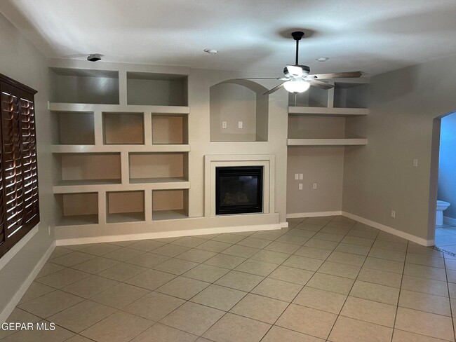 Building Photo - 264 Bagwell Ct