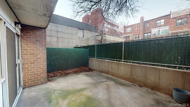 Building Photo - 67-39 Clyde St