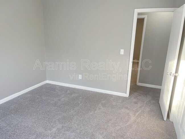 Building Photo - 9032 Gardener Dr