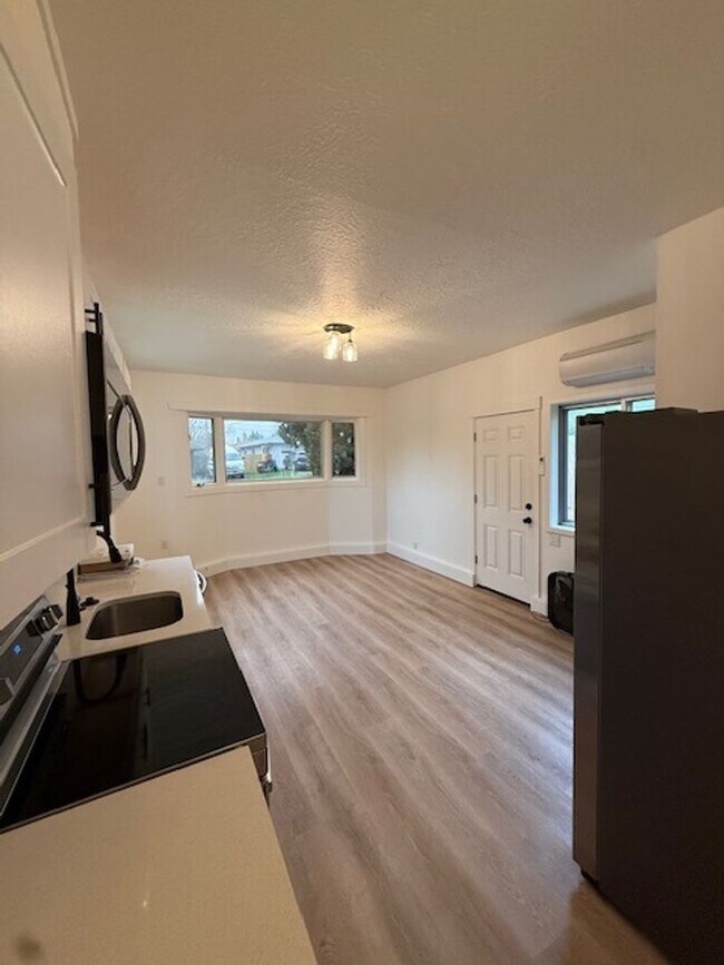 Building Photo - 4789 SE Ada Ln