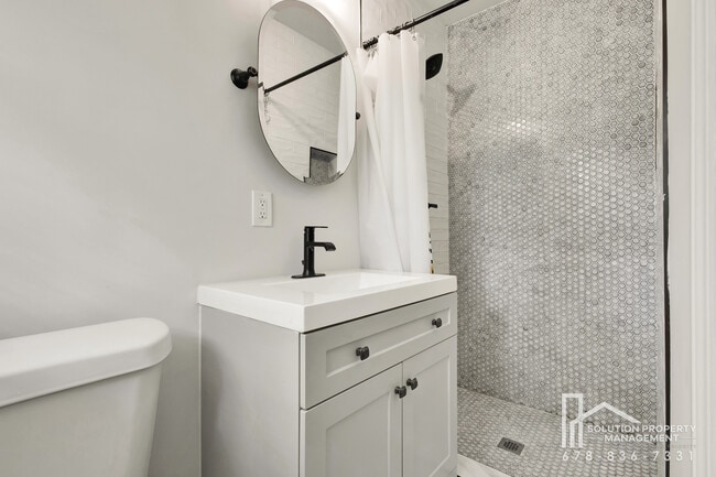 Building Photo - 1870 Gherry Dr