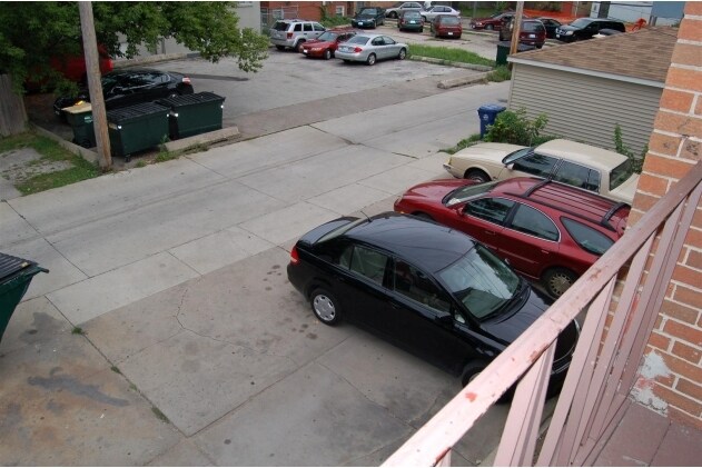 Building Photo - 2121 Darrow Ave