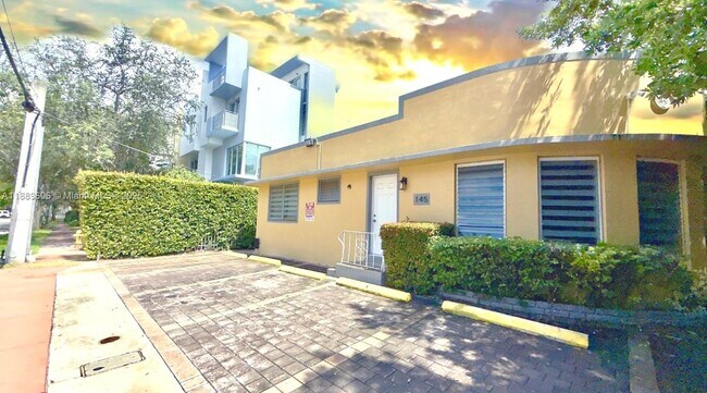 Building Photo - 145 N Shore Dr
