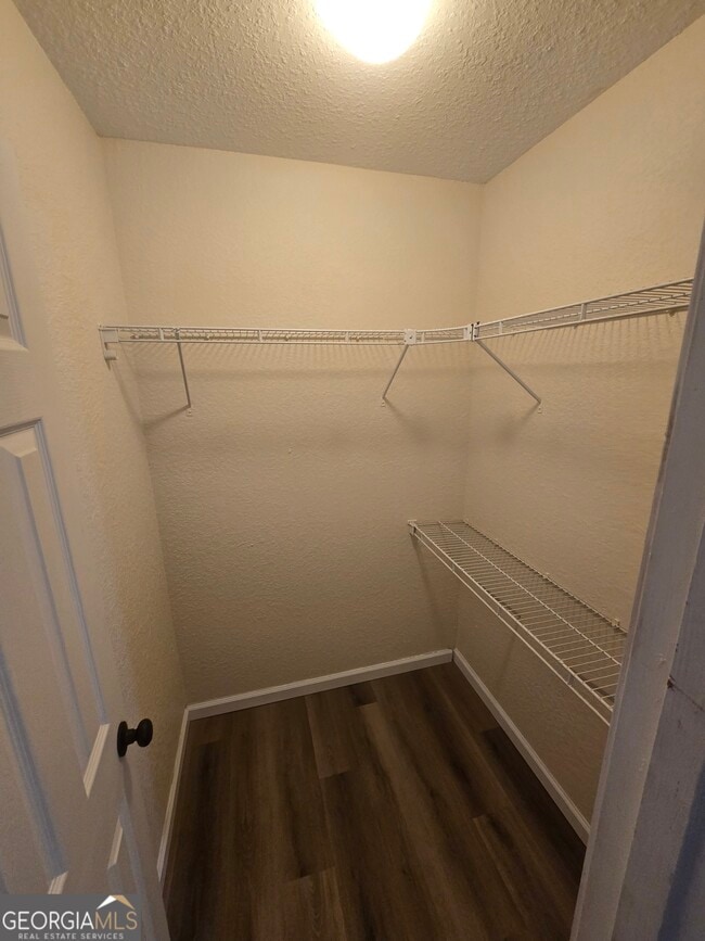 Building Photo - 401 S Ashley St