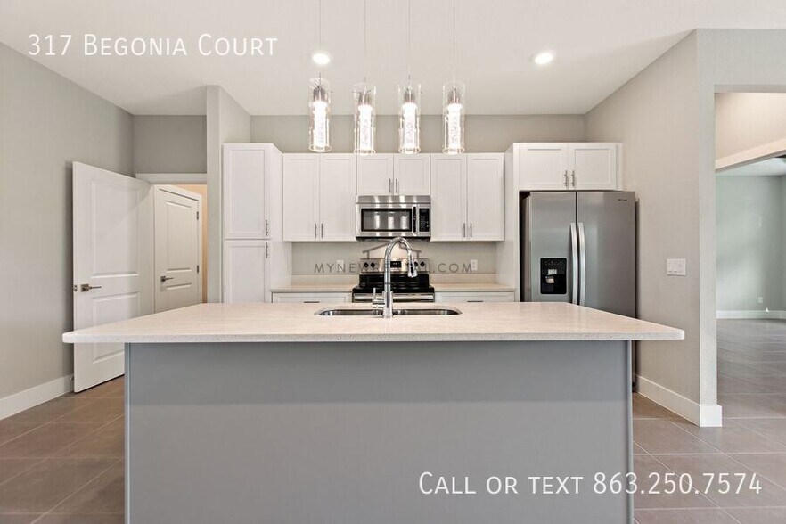 Building Photo - 317 Begonia Ct